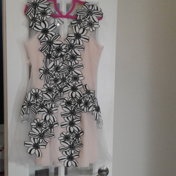 Dress - Picture 1 of 2